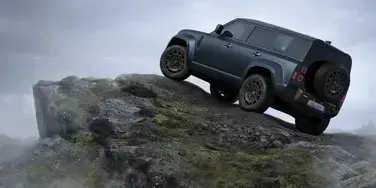 Uuendatud Defender: peatamatu 4x4 on nüüd veelgi silmapaistvam ja kasutajasõbralikum