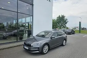 Müüa kasutatud auto Škoda Octavia Selection PLUS, 2024, 6 050 km, 2.0, 110 kW, diisel, automaat, esivedu, 964RNC, TMBJJ8NX4SY081417