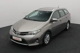 Müüa подержанный автомобиль Toyota Auris Aspiration, 2014, 1.8, 73 kW, гибрид б+э, автомат, передний привод, NFN556, SB1ZS3JE80E099266