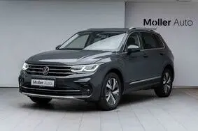 Müüa kasutatud auto Volkswagen Tiguan, 2021, 119 447 km, 1.0, 157 kW, bensiin, automaat, esivedu, WVGZZZ5NZMW405467