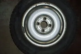 Kasutatud valuvelg+suverehv 175/70R13,