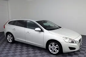 Продается подержанный автомобиль Volvo V60, 2011, 376 000 км, 2.0, 120 kW, дизель, автомат, передний привод, 617BXG, YV1FW5250B1018280