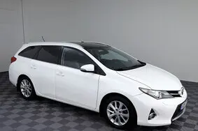 Продается подержанный автомобиль Toyota Auris, 2014, 208 000 км, 1.6, 97 kW, бензин, автомат, передний привод, 928DXH, SB1ZE3JE40E044787