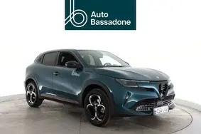 Продается подержанный автомобиль Alfa Romeo Junior, 2024, 3 000 км, 1.2, 100 kW, гибрид, автомат, передний привод, ZAA5AVAT1RJA02948