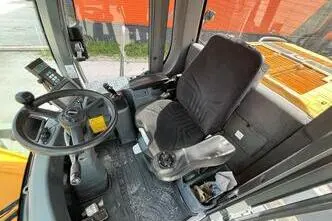 Liebherr L 550 4X4, 130 kW, diisel, automaat