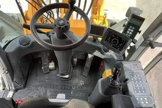 Liebherr L 550 4X4, 130 kW, diisel, automaat