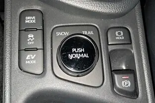 Toyota Yaris Cross, 1.5, 68 kW, гибрид, автомат, полный привод