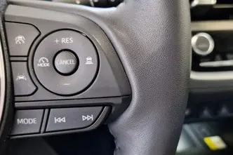 Toyota Corolla Cross, 2.0, 112 kW, гибрид, автомат, полный привод