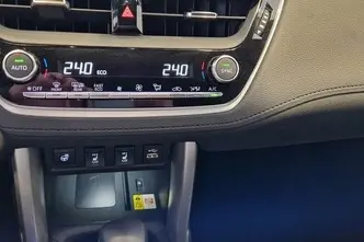 Toyota Corolla Cross, 2.0, 112 kW, гибрид, автомат, полный привод