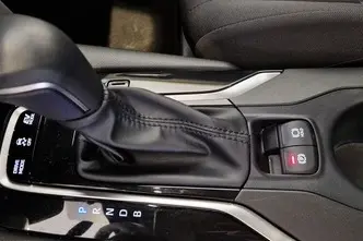 Toyota Corolla Cross, 2.0, 112 kW, гибрид, автомат, полный привод