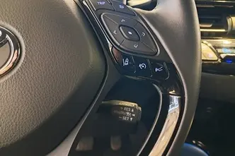 Toyota C-HR, 2.0, 112 kW, гибрид, автомат, передний привод