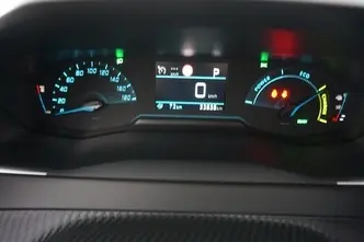 Peugeot e-2008, electric, automatic, front-wheel drive