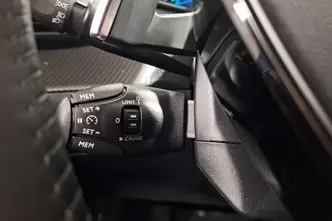 Peugeot 2008, 1.2, 100 kW, hübriid, automaat, esivedu