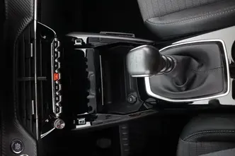 Peugeot 208, 1.2, 74 kW, бензин, механическая, передний привод