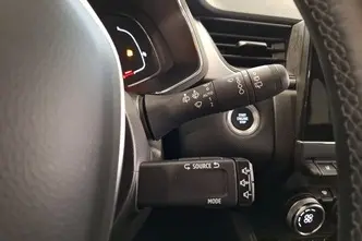 Renault Captur, 1.3, 103 kW, гибрид, автомат, передний привод