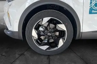 Renault Captur, 1.6, 105 kW, гибрид, автомат, передний привод