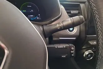 Renault Arkana, 1.6, 105 kW, гибрид, автомат, передний привод