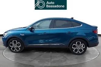 Renault Arkana, 1.6, 105 kW, гибрид, автомат, передний привод