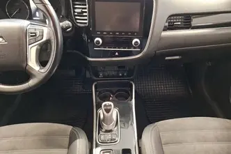 Mitsubishi Outlander, 2.4, 99 kW, plug-in hybrid, automatic, four-wheel drive