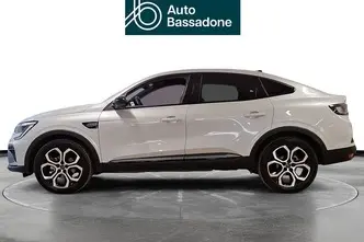 Renault Arkana, 1.6, 105 kW, гибрид, автомат, передний привод