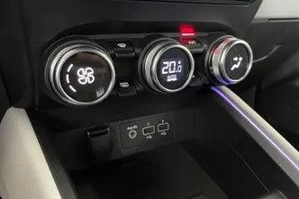 Renault Clio, 1.6, 67 kW, hybrid, automatic, front-wheel drive