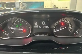 Peugeot 2008, 1.2, 81 kW, бензин, автомат, передний привод
