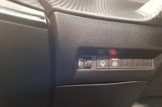 Peugeot 2008, 1.2, 96 kW, bensiin, automaat, esivedu