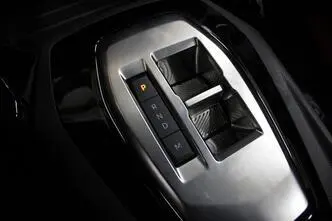Peugeot 2008, 1.2, 100 kW, hübriid, automaat, esivedu