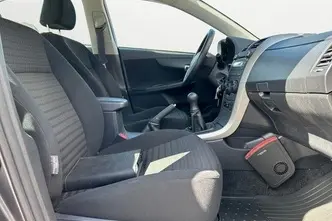 Toyota Corolla, 1.4, 71 kW, bensiin, manuaal, esivedu