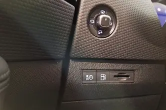 DS 4, 1.6, 165 kW, pistikhübriid, automaat, esivedu