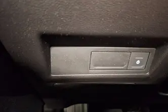 Renault Captur, 1.6, 117 kW, pistikhübriid, automaat, esivedu