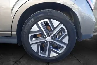 Hyundai Kona, 150 kW, электричество, автомат, передний привод