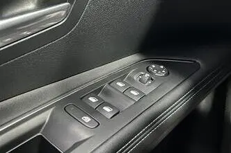 Peugeot 3008, 1.6, 220 kW, подключаемый гибрид, автомат, полный привод