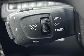 Peugeot 3008, 1.6, 220 kW, подключаемый гибрид, автомат, полный привод