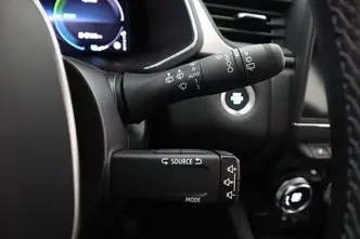 Renault Captur, 1.6, 68 kW, подключаемый гибрид, автомат, передний привод
