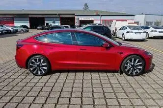Tesla Model 3, 366 kW, elekter, automaat, nelikvedu