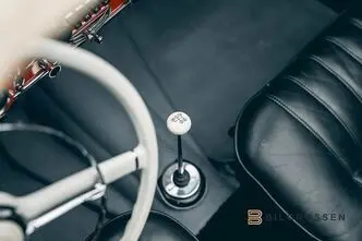 Mercedes-Benz 190, 77 kW, bensiin, manuaal, nelikvedu