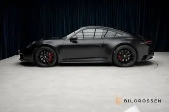 Porsche 911, 3.0, 331 kW, petrol, automatic, four-wheel drive
