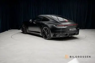 Porsche 911, 3.0, 331 kW, petrol, automatic, four-wheel drive