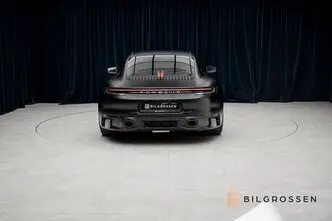 Porsche 911, 3.0, 331 kW, petrol, automatic, four-wheel drive