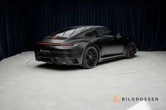Porsche 911, 3.0, 331 kW, petrol, automatic, four-wheel drive