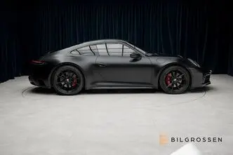 Porsche 911, 3.0, 331 kW, petrol, automatic, four-wheel drive