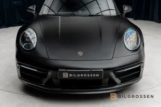 Porsche 911, 3.0, 331 kW, petrol, automatic, four-wheel drive
