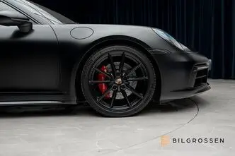 Porsche 911, 3.0, 331 kW, petrol, automatic, four-wheel drive