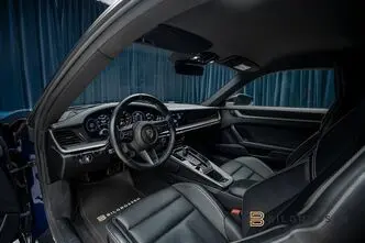 Porsche 911, 3.0, 331 kW, petrol, automatic, four-wheel drive
