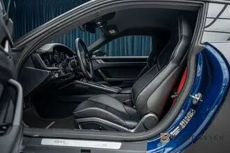 Porsche 911, 3.0, 331 kW, petrol, automatic, four-wheel drive