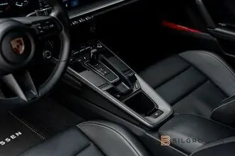 Porsche 911, 3.0, 331 kW, petrol, automatic, four-wheel drive