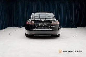 Tesla Model S, 560 kW, elekter, automaat, nelikvedu