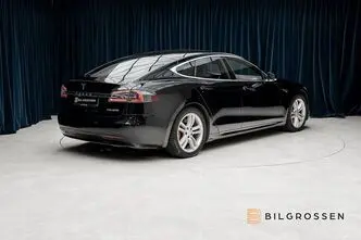 Tesla Model S, 560 kW, elekter, automaat, nelikvedu