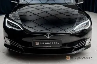 Tesla Model S, 560 kW, elekter, automaat, nelikvedu